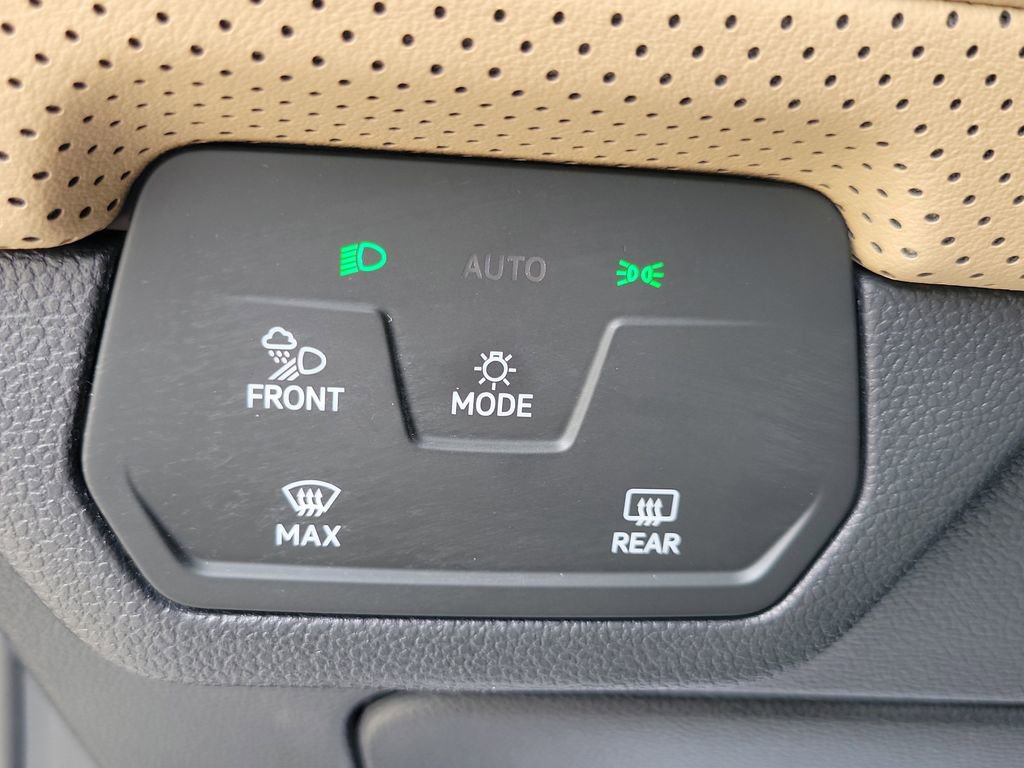 Used 2024 Volkswagen Atlas Cross Sport SE w/ Panoramic Sunroof Package FWD image 28
