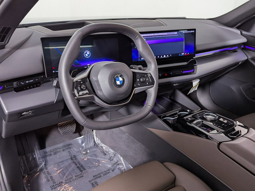 Used 2025 BMW 530i xDrive w/ Premium Package image 16