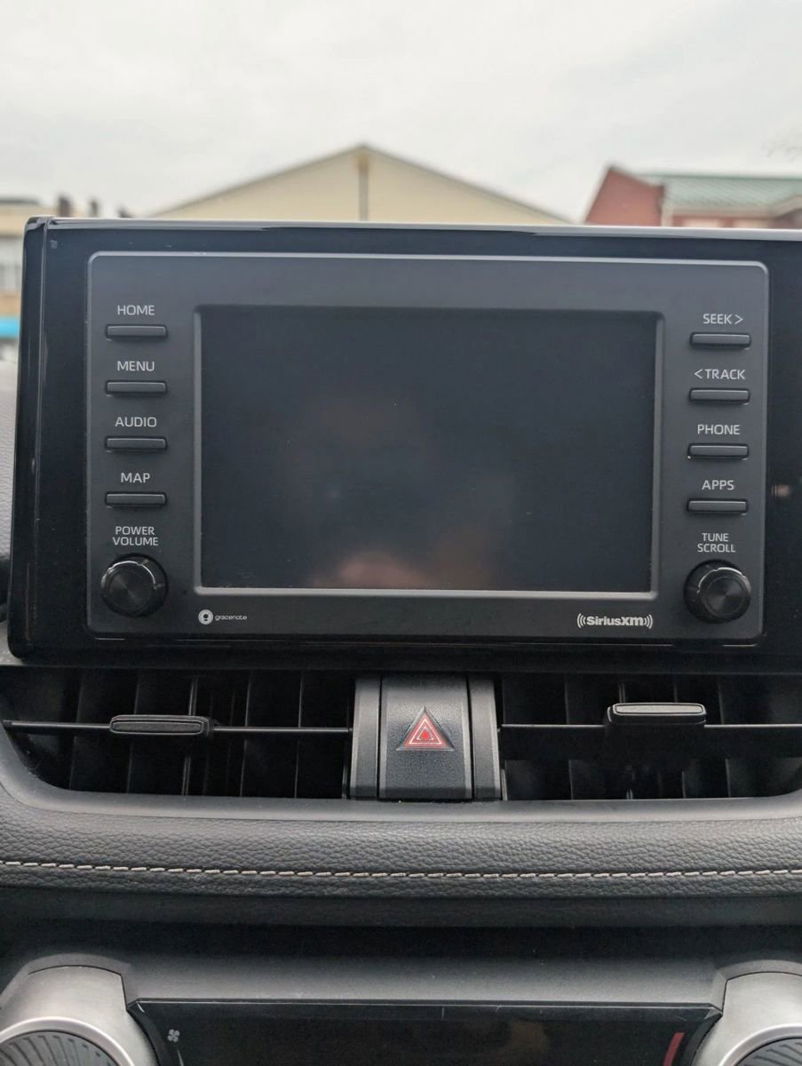 Used 2021 Toyota RAV4 LE image 7