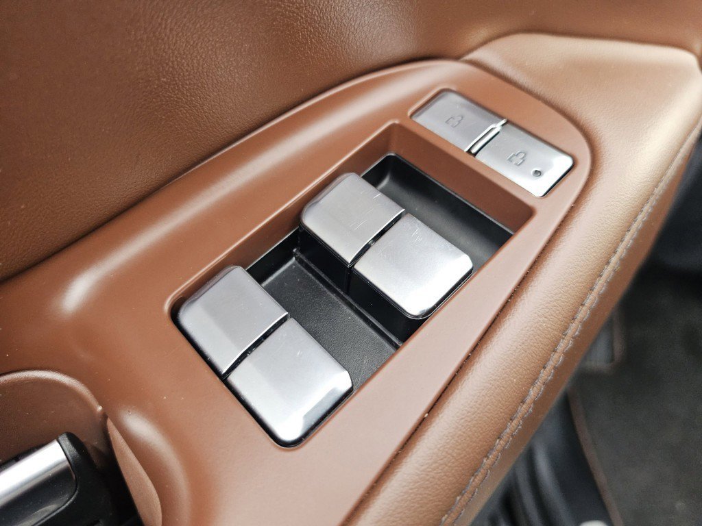 Used 2025 Lincoln Navigator Reserve image 30