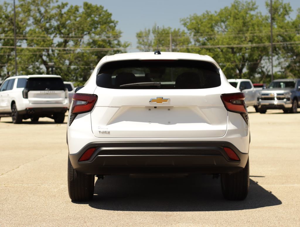 Used 2026 Chevrolet Trax LS w/ LS Convenience Package FWD image 6