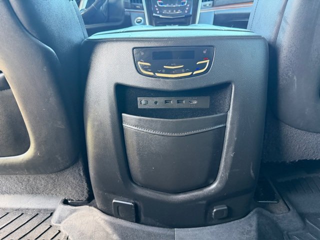 Used 2020 Cadillac Escalade ESV Premium Luxury image 23