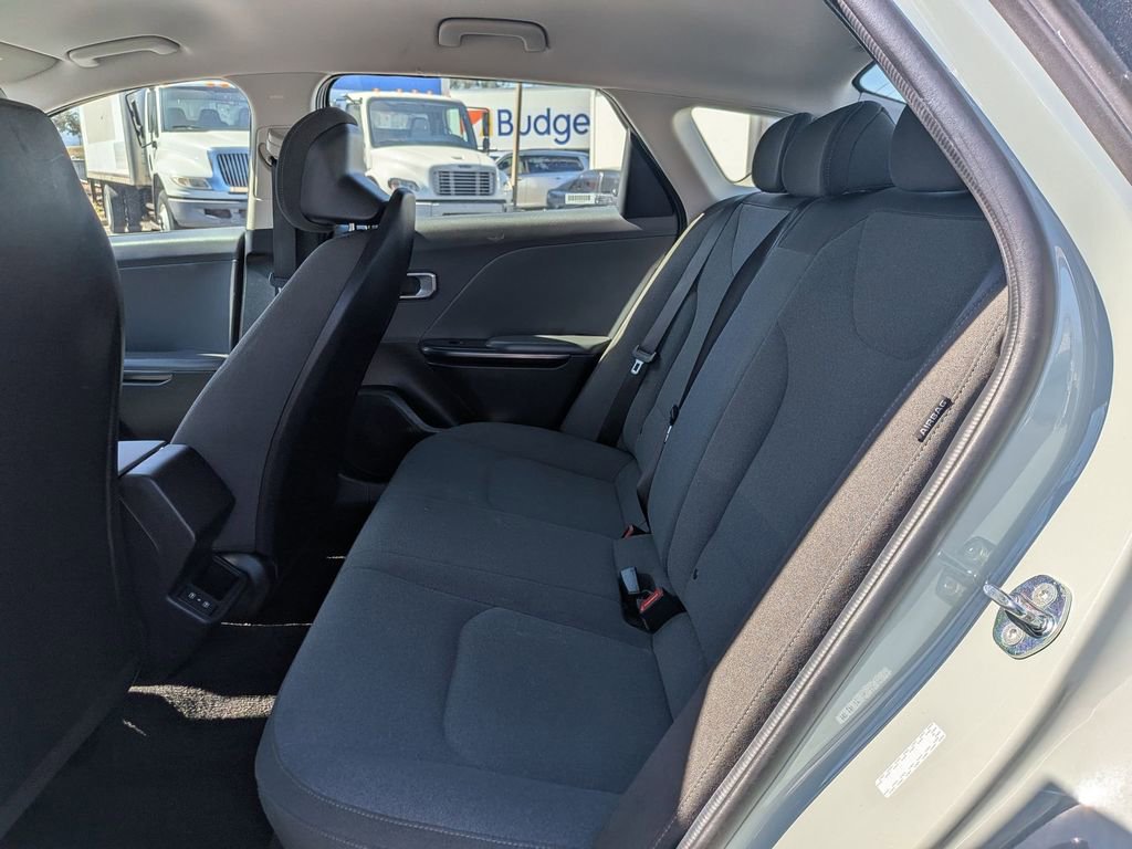 Used 2025 Kia K4 LXS image 27