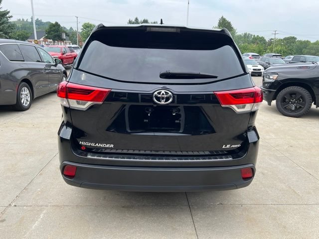 Used 2019 Toyota Highlander LE AWD/4WD image 5