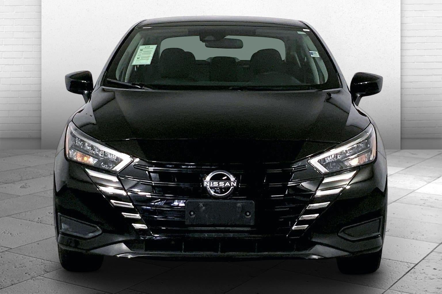 Used 2025 Nissan Versa SV FWD image 2
