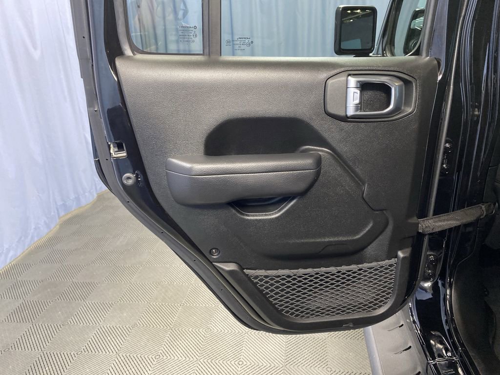 Used 2022 Jeep Wrangler Unlimited Rubicon 4xe w/ Cold Weather Group AWD/4WD image 23
