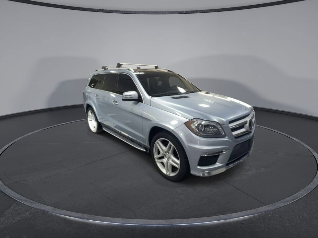 Used 2015 Mercedes-Benz GL 550 4MATIC image 2