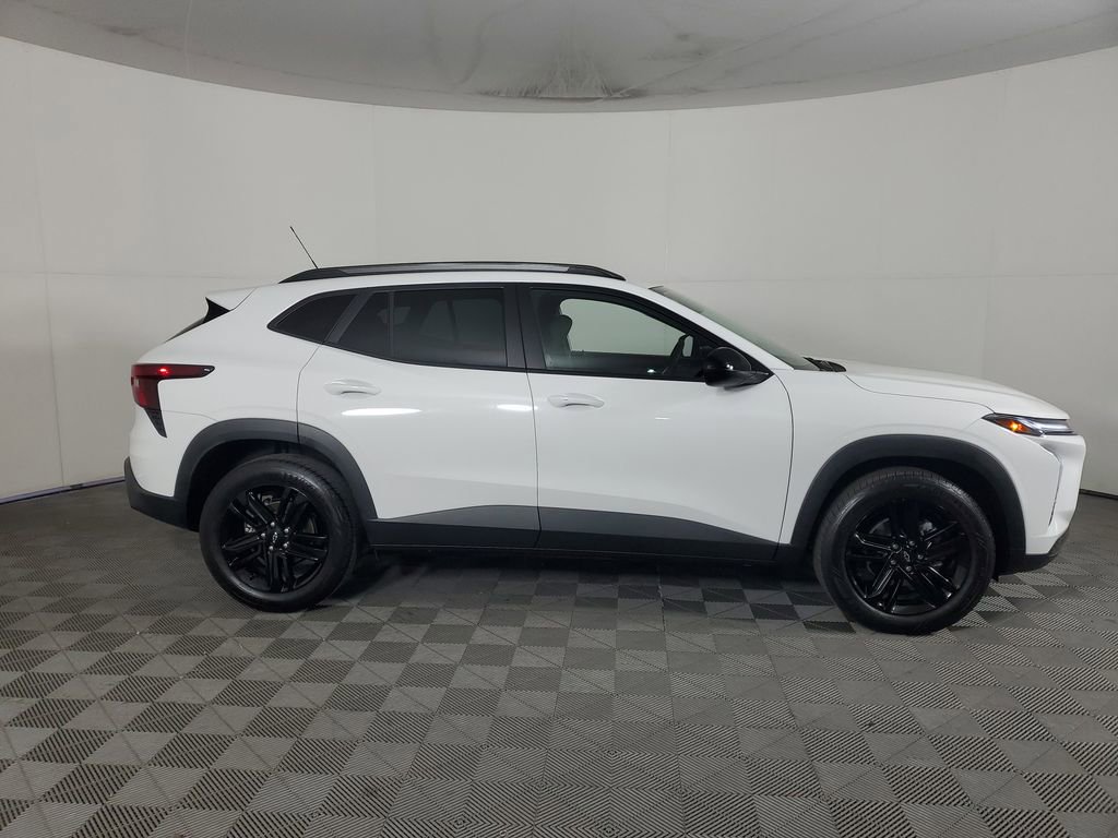 Used 2026 Chevrolet Trax ACTIV FWD image 3