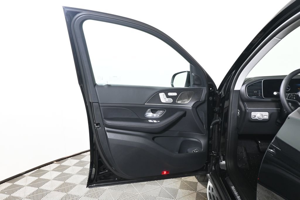 New 2026 Mercedes-Benz GLS 450 4MATIC image 31