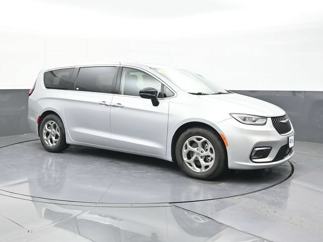 Used 2024 Chrysler Pacifica Limited FWD image 18