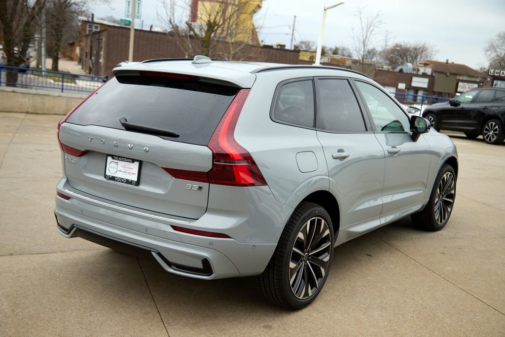 New 2026 Volvo XC60 B5 Ultra w/ Climate Package image 9