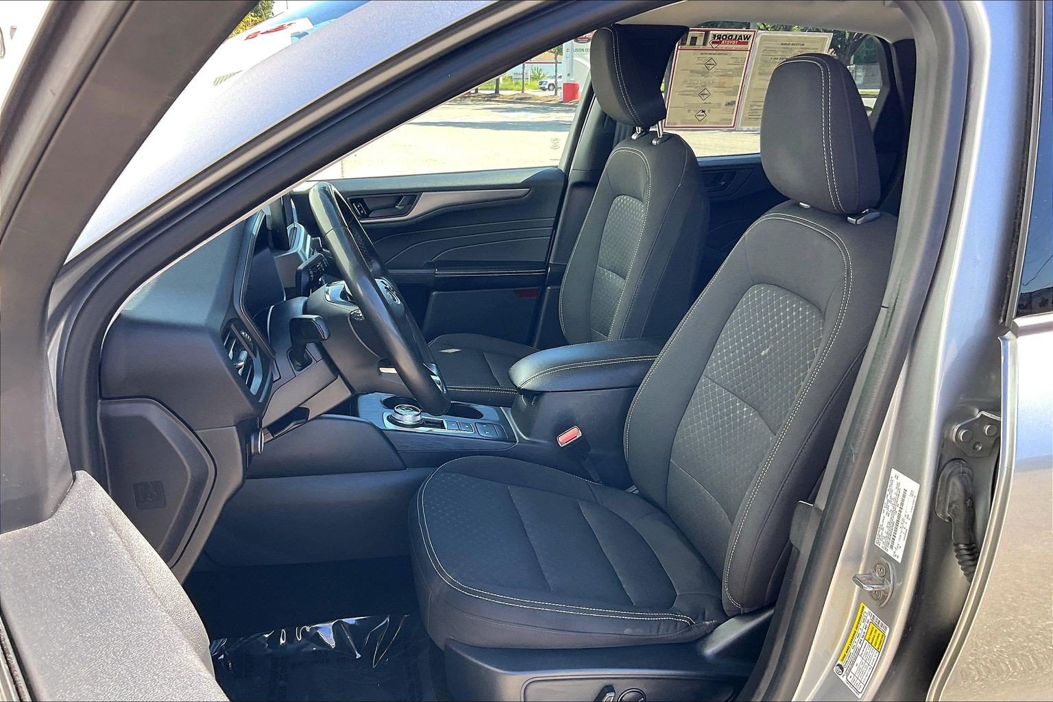 Used 2024 Ford Escape Active AWD/4WD image 29