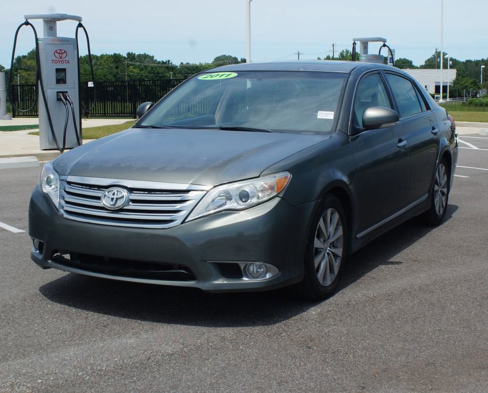 Used 2011 Toyota Avalon Limited FWD image 18