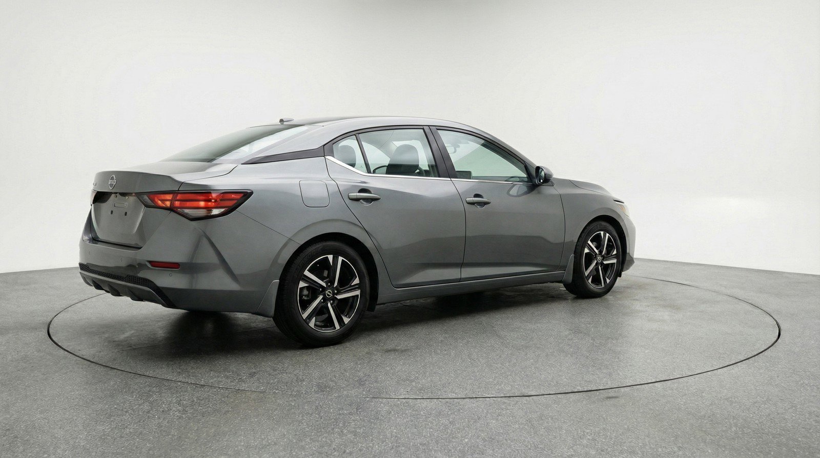 Used 2025 Nissan Sentra SV image 9