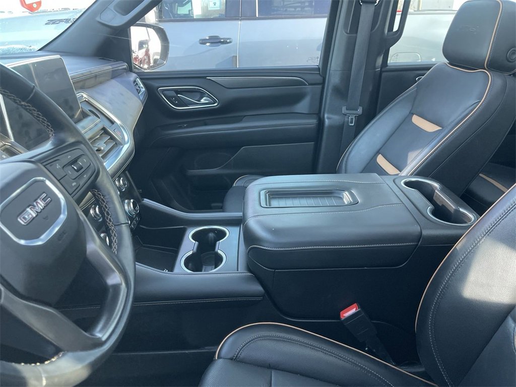 Used 2021 GMC Yukon AT4 w/ AT4 Premium Plus Package image 4