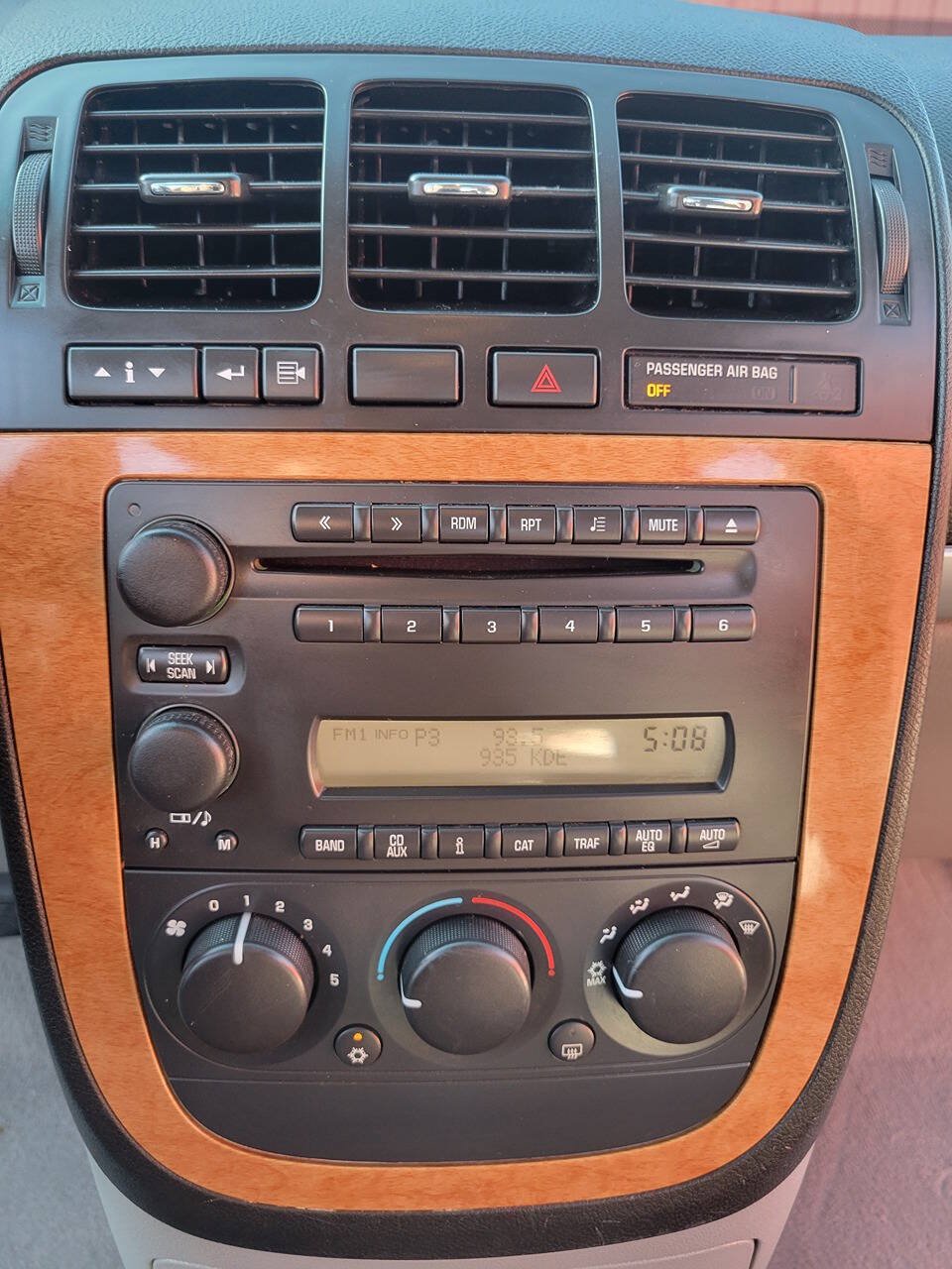 Used 2006 Saturn Relay Level 2 w/ Preferred Pkg FWD image 29