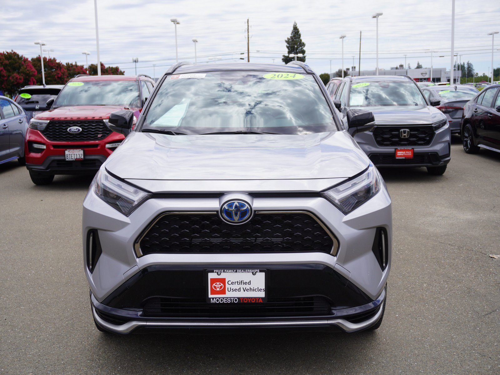 Used 2024 Toyota RAV4 XSE w/ Weather Package AWD/4WD image 8