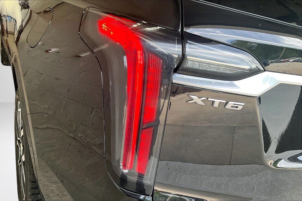 Used 2022 Cadillac XT6 Sport w/ Technology Package AWD/4WD image 22