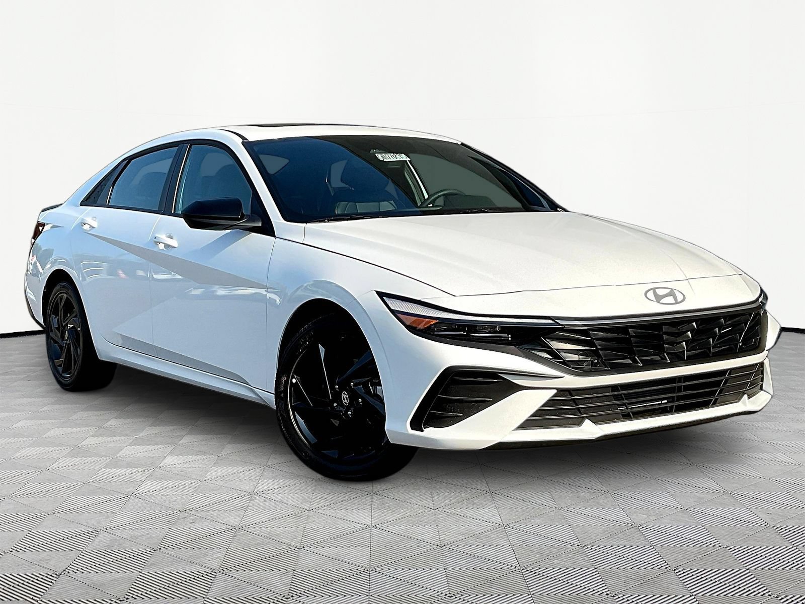 New 2026 Hyundai Elantra SEL Sport FWD image 3
