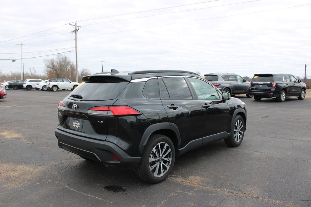 Used 2024 Toyota Corolla Cross XLE image 8