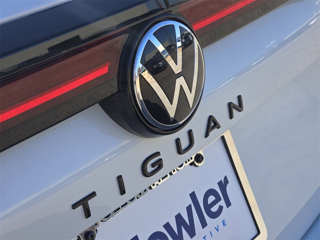New 2026 Volkswagen Tiguan SE R-Line image 7