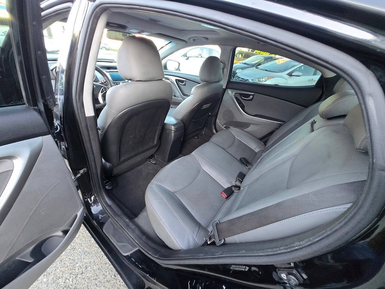 Used 2012 Hyundai Elantra Limited w/ Technology Pkg 5 FWD image 23
