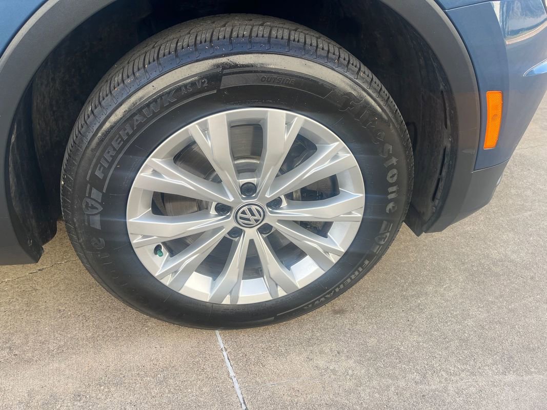 Used 2018 Volkswagen Tiguan SE image 12