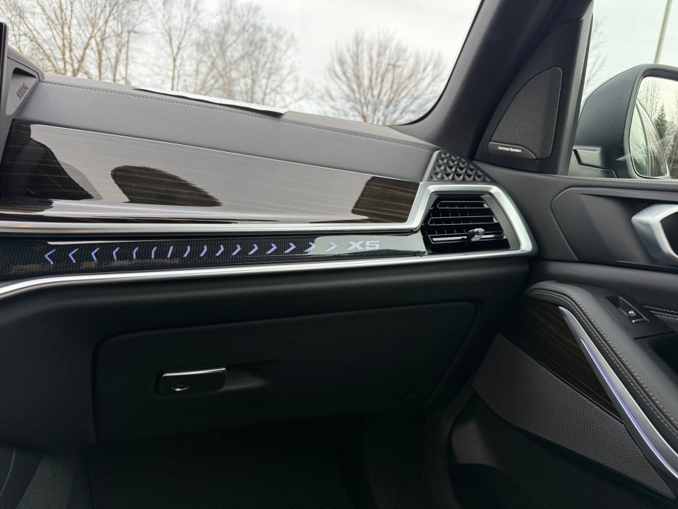 Used 2024 BMW X5 xDrive40i w/ Premium Package image 33
