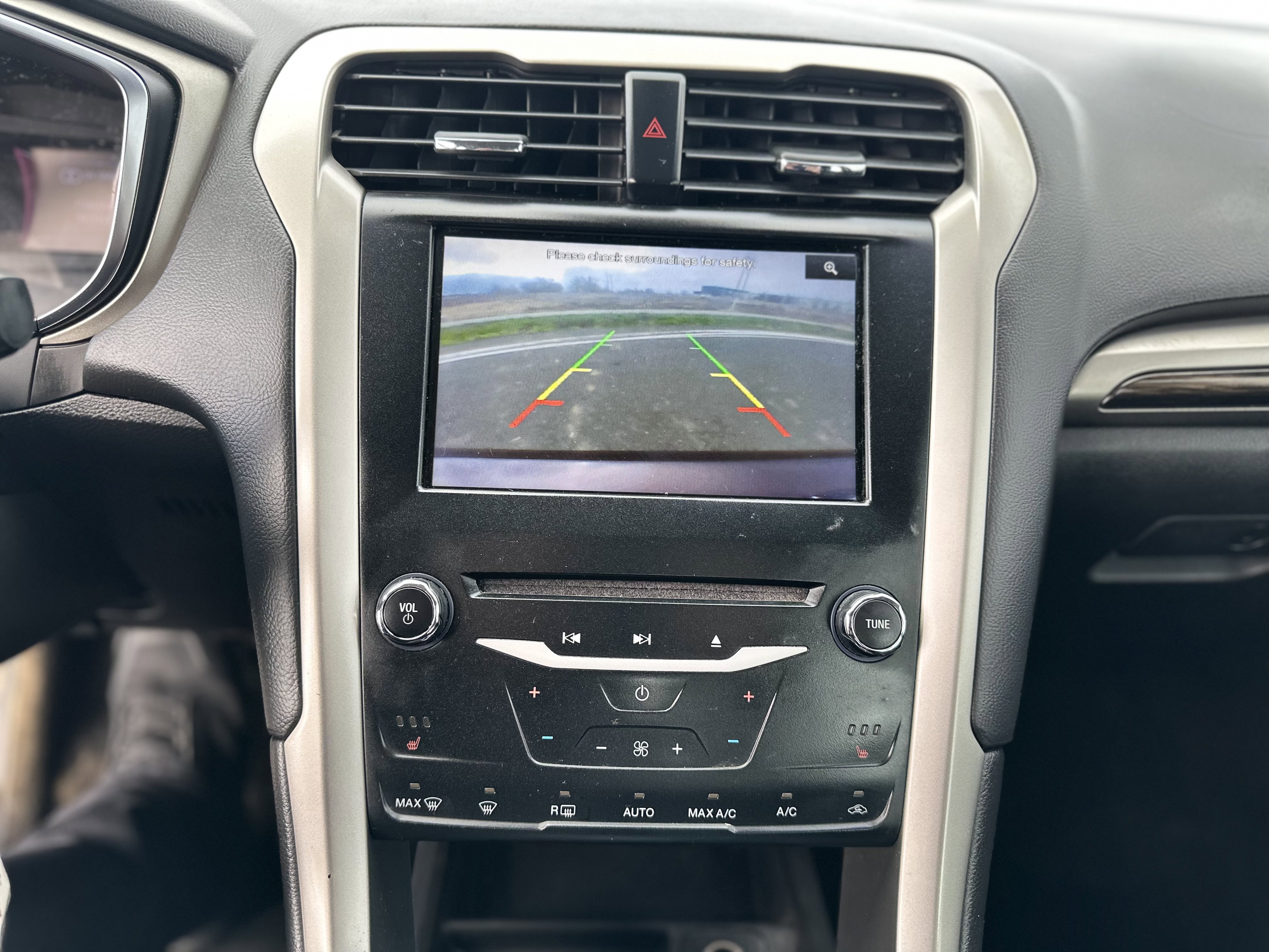 Used 2013 Ford Fusion SE image 15