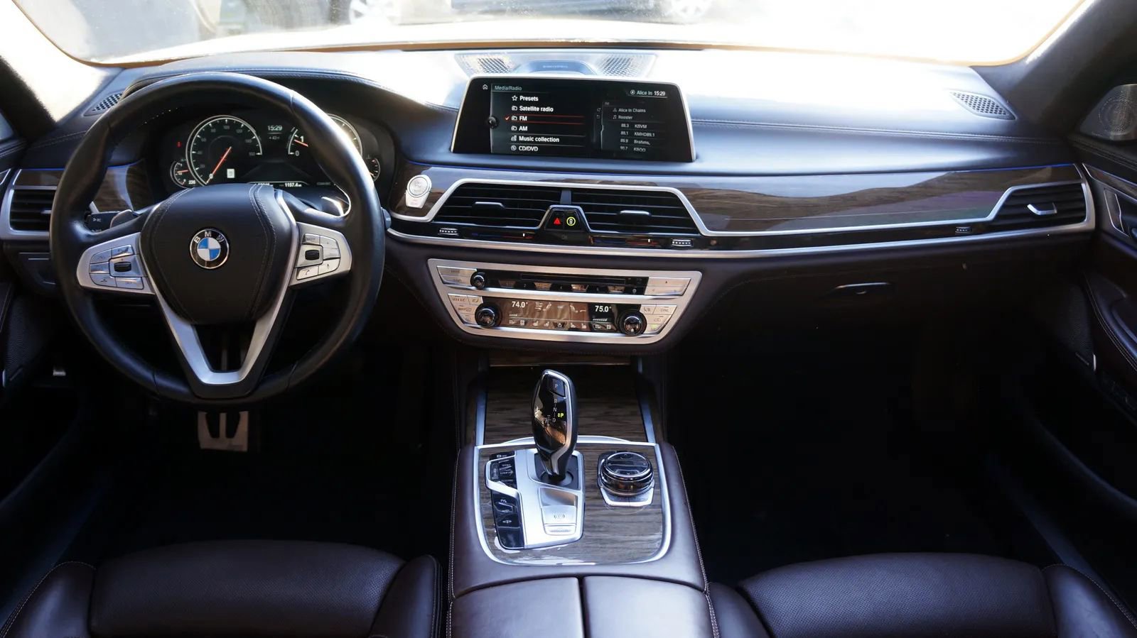 Used 2016 BMW 750i xDrive 750i xDrive Sedan 4D image 24