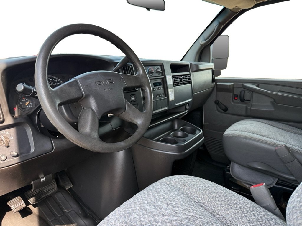 Used 2007 GMC Savana 3500 RWD image 10