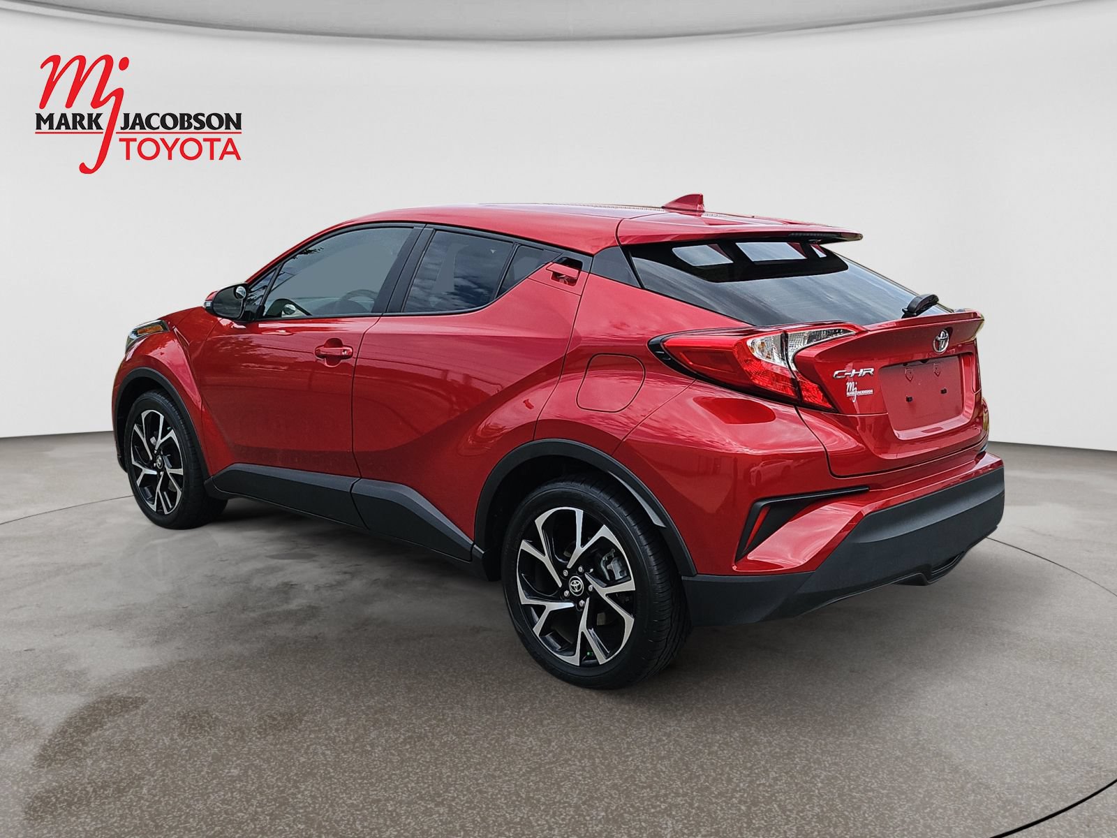 Used 2021 Toyota C-HR XLE FWD image 8