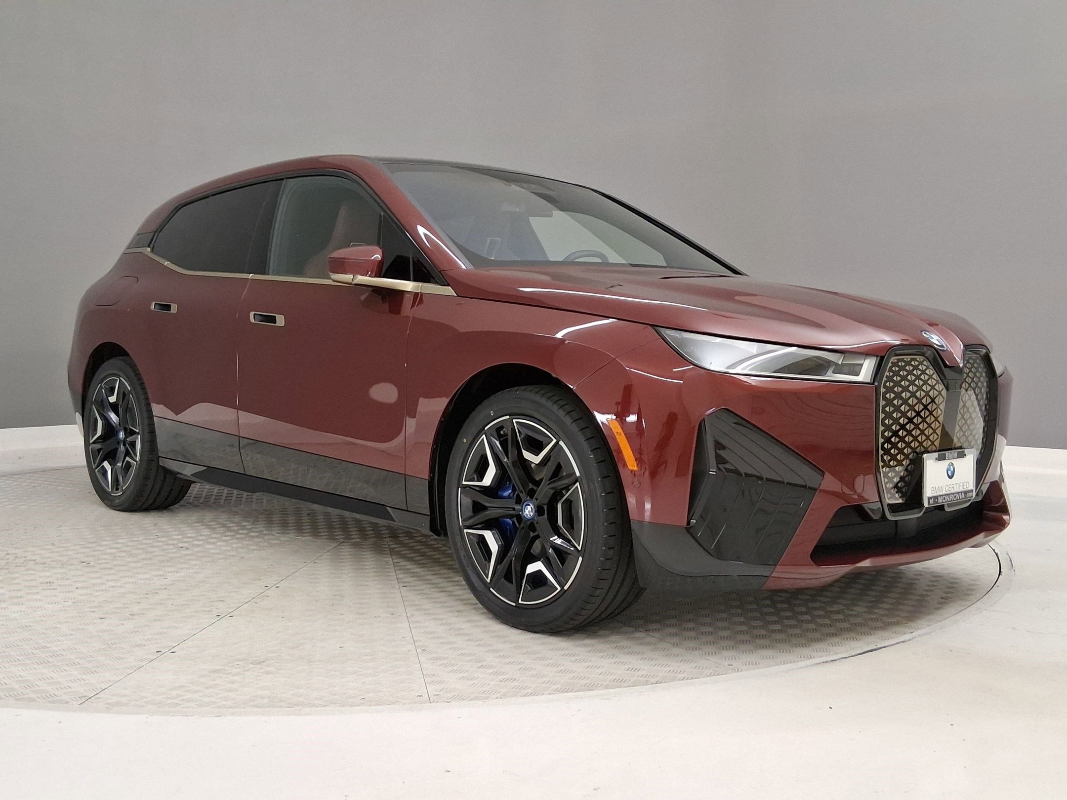 Certified 2023 BMW iX xDrive50 w/ Premium Package image 5