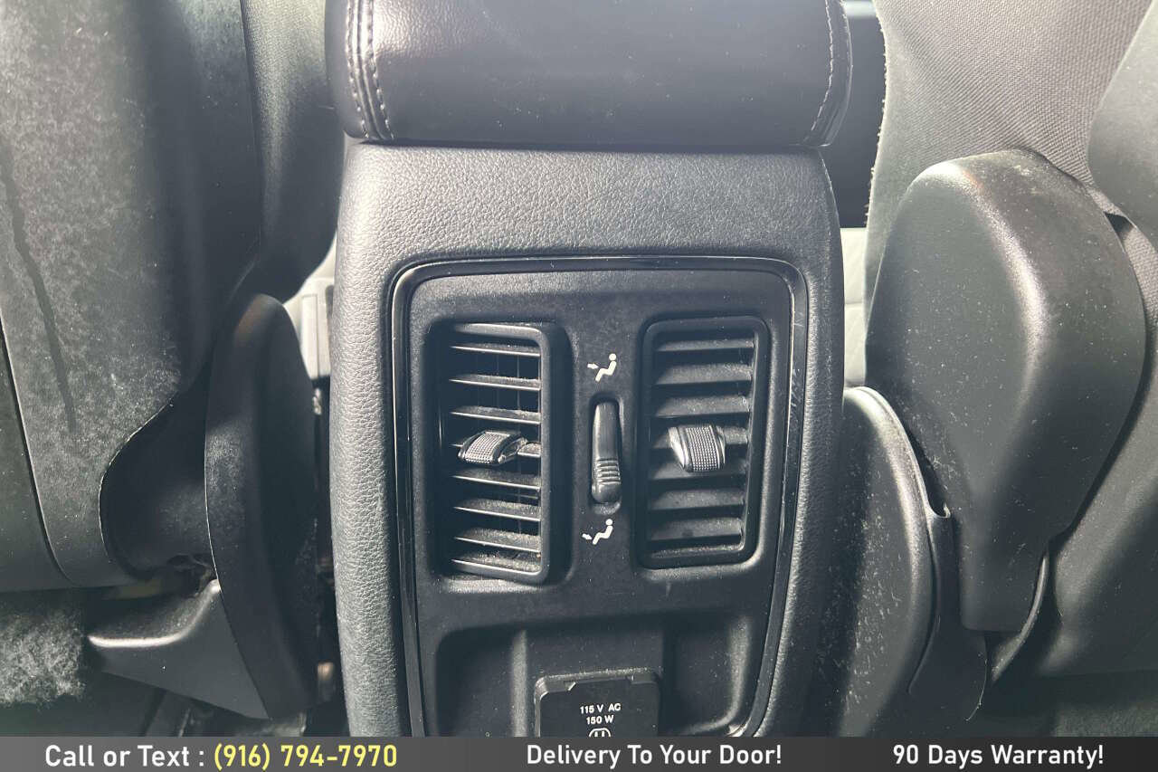 Used 2019 Jeep Grand Cherokee Laredo w/ Security & Convenience Group AWD/4WD image 21