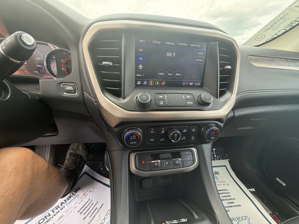 Used 2023 GMC Acadia Denali w/ Denali Ultimate Package AWD/4WD image 18