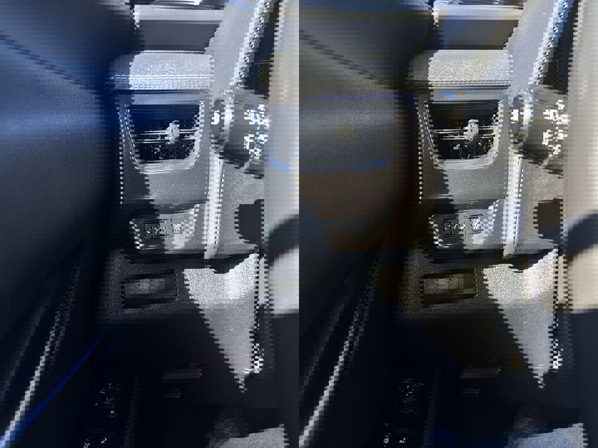 Used 2019 Lexus UX 250h image 18