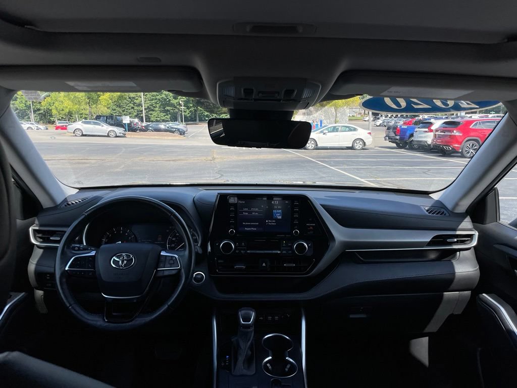 Used 2020 Toyota Highlander XLE FWD image 10