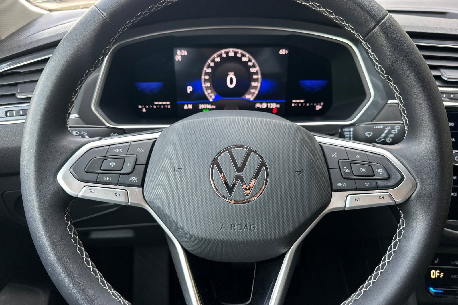 Used 2023 Volkswagen Tiguan SE FWD image 24