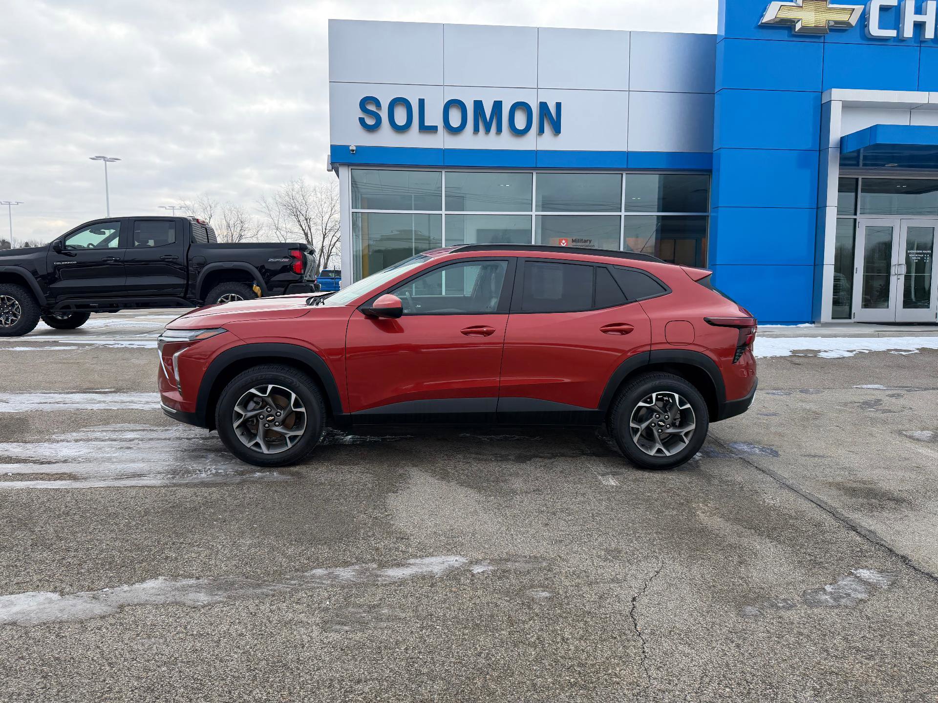 Certified 2024 Chevrolet Trax LT w/ Driver Confidence Package image 2