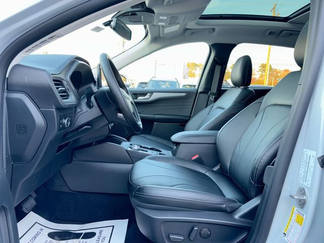 New 2026 Ford Escape SE w/ PHEV Premium Package FWD image 24