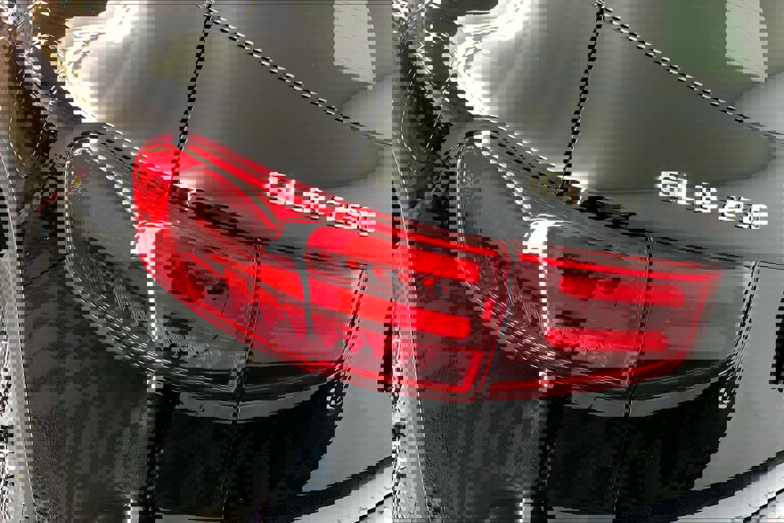 New 2025 Mercedes-Benz GLB 250 4MATIC image 6