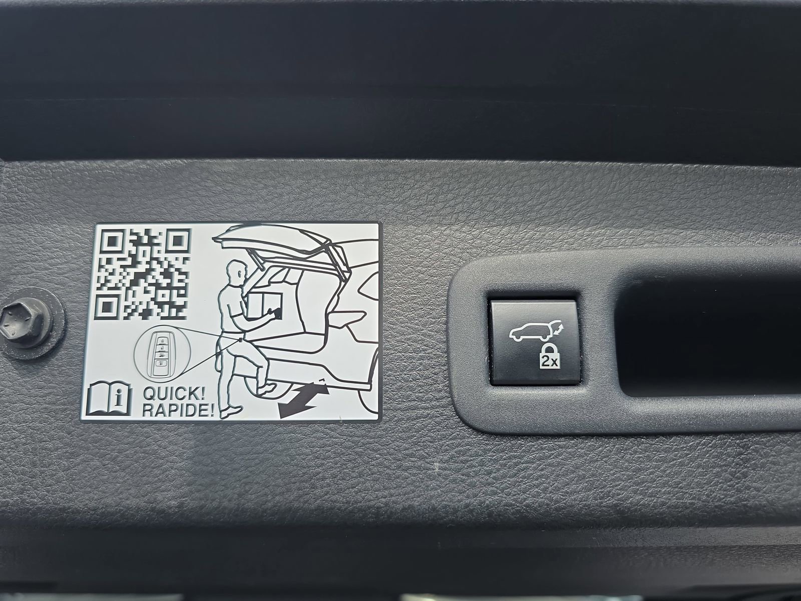 Used 2022 Toyota Sienna XSE image 14