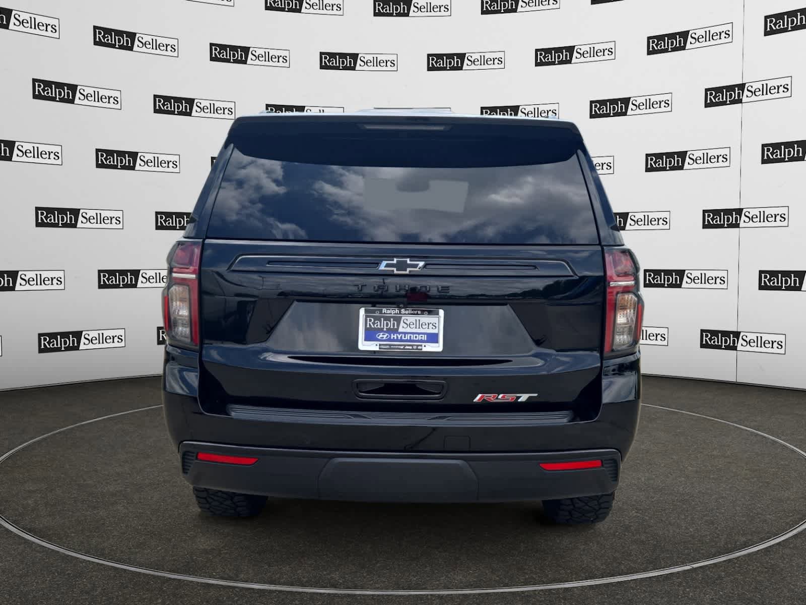 Used 2024 Chevrolet Tahoe RST w/ Luxury Package AWD/4WD image 5