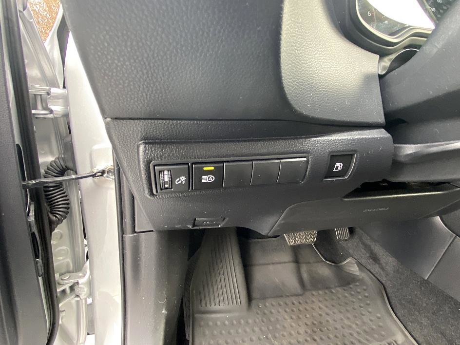 Certified 2024 Toyota Corolla LE image 17