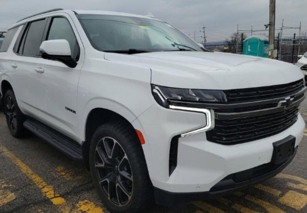 Used 2021 Chevrolet Tahoe RST w/ Luxury Package image 2