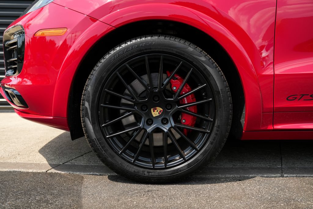 Certified 2023 Porsche Cayenne GTS AWD/4WD image 10