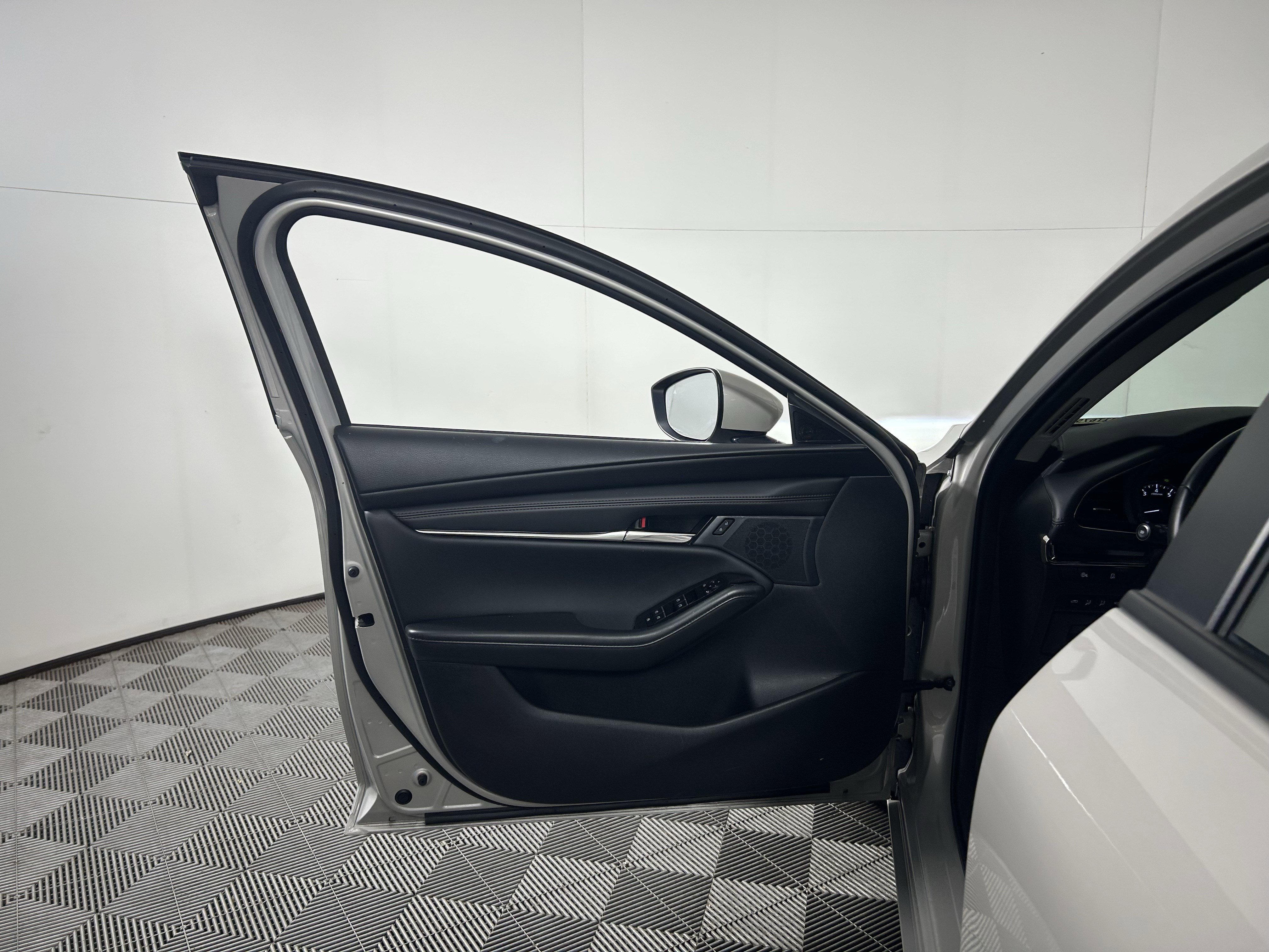 Used 2025 MAZDA MAZDA3 s image 27