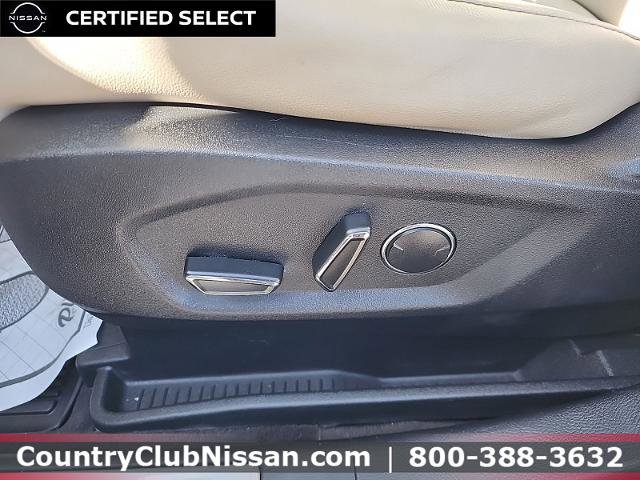 Used 2019 Ford Edge Titanium w/ Equipment Group 301A image 12
