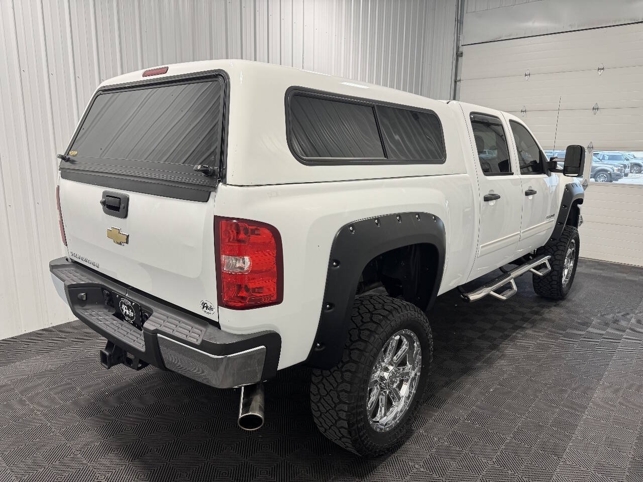 Used 2011 Chevrolet Silverado 2500 LT AWD/4WD image 3