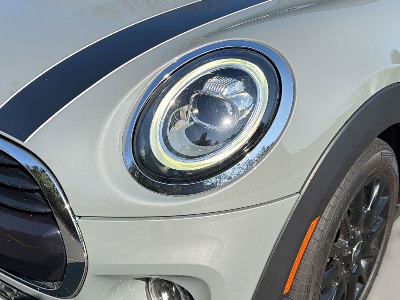 Used 2020 MINI Cooper 2-Door Hardtop w/ Premium Package image 8